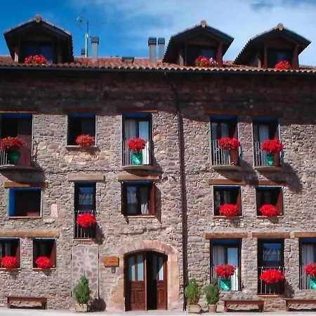 Holiday Plaza Ernesto Gil Sastre * Laspaúles